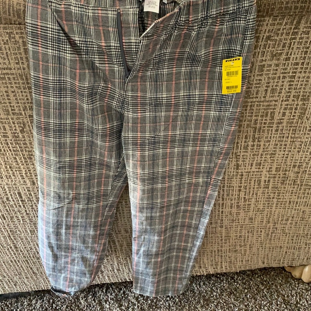 Tilly’s grey plaid trousers NWT